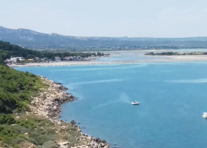 Ideal Entre Mer Etang Commerces Et Animation