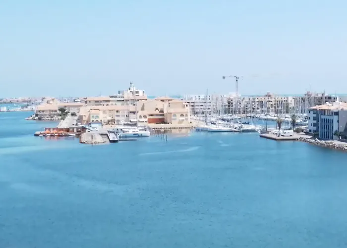 Ideal Entre Mer Etang Commerces Et Animation