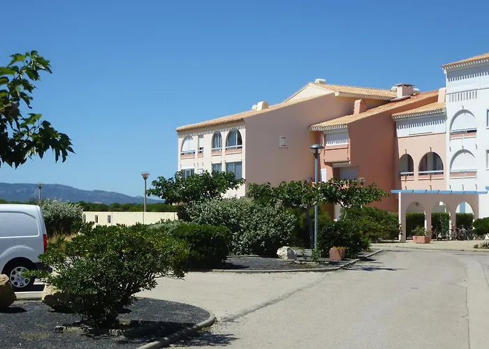 Ideal Entre Mer Etang Commerces Et Animation