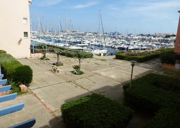 Ideal Entre Mer Etang Commerces Et Animation