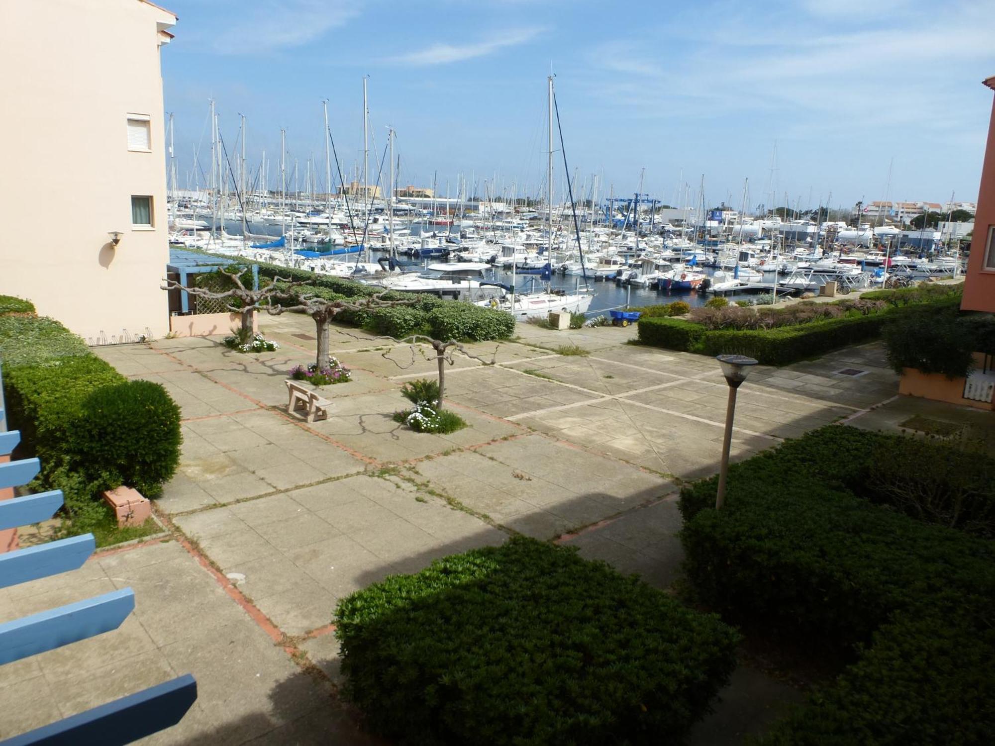 Ideal Entre Etang Commerces Et Animation * Leucate